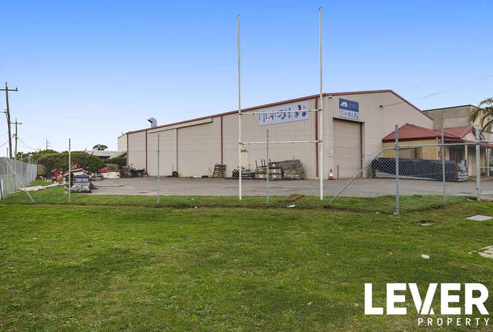 2 McDonald Crescent Bassendean WA 6054 - Image 15