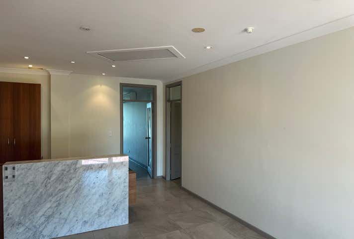 Clear Island Waters Health Precinct, Level Suite, 56-58 Santa Cruz Boulevard Clear Island Waters QLD 4226 - Image 3