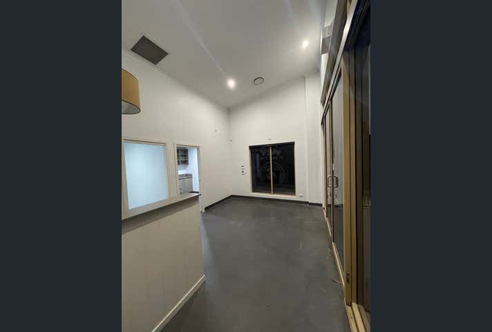 10/2 Universal Street Pacific Pines QLD 4211 - Image 6