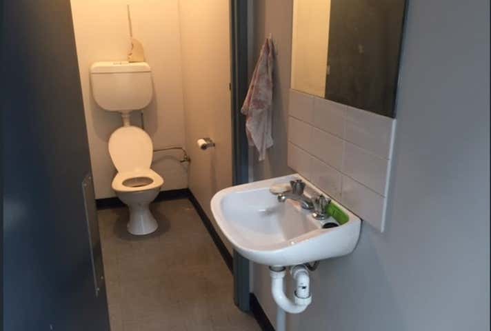 2/2 Gee Street Sunshine North VIC 3020 - Image 4