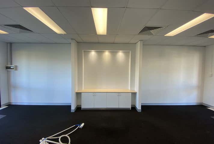 2/156 Boat Harbour Drive Pialba QLD 4655 - Image 2