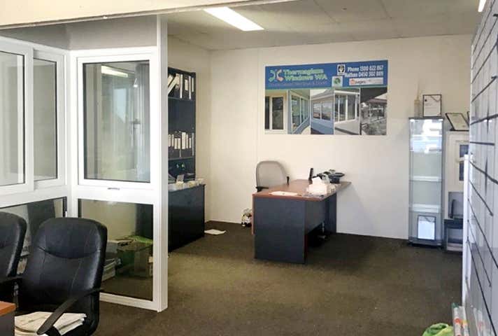 22 Dillington Pass Landsdale WA 6065 - Image 5