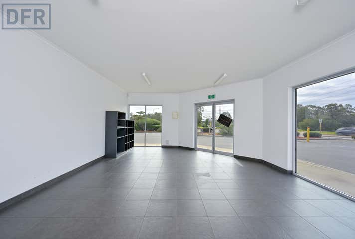 2/1 Merino Entrance Cockburn Central WA 6164 - Image 10