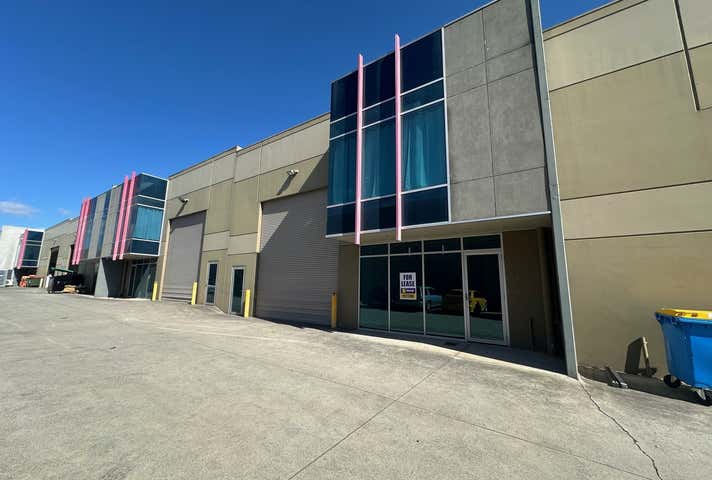 2/19 Grasslands Avenue Craigieburn VIC 3064 - Image 2