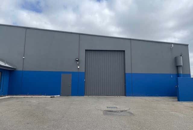 34 Tulloch Way Canning Vale WA 6155 - Image 2