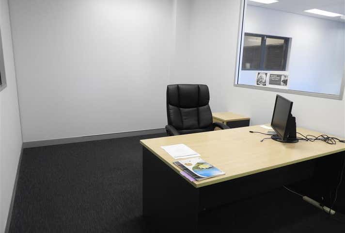 17 Discovery Drive Bibra Lake WA 6163 - Image 9