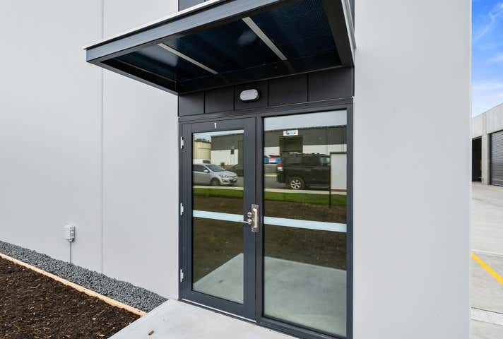 1/3 Railway Court Cambridge TAS 7170 - Image 2