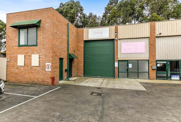 7/4 Vesper Drive Narre Warren VIC 3805 - Image 2