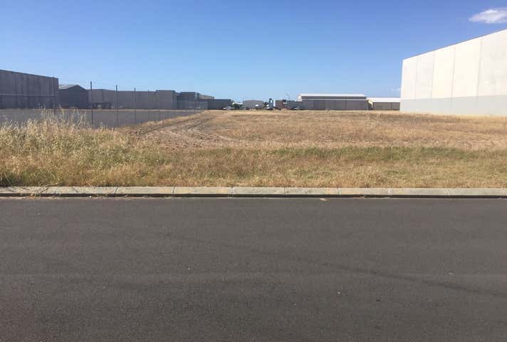 19 Worcestor Bend Davenport WA 6230 - Image 3