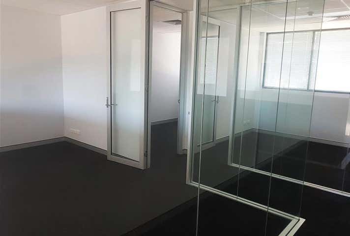 6/15 Discovery Drive North Lakes QLD 4509 - Image 9