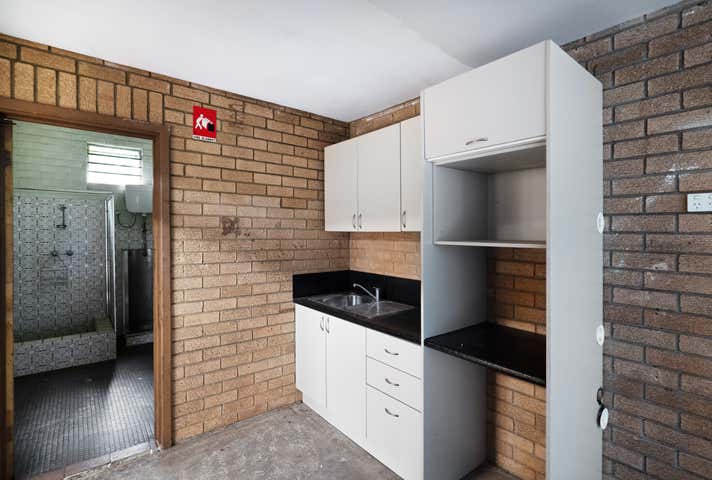 6 Yeates Road Kwinana Beach WA 6167 - Image 9