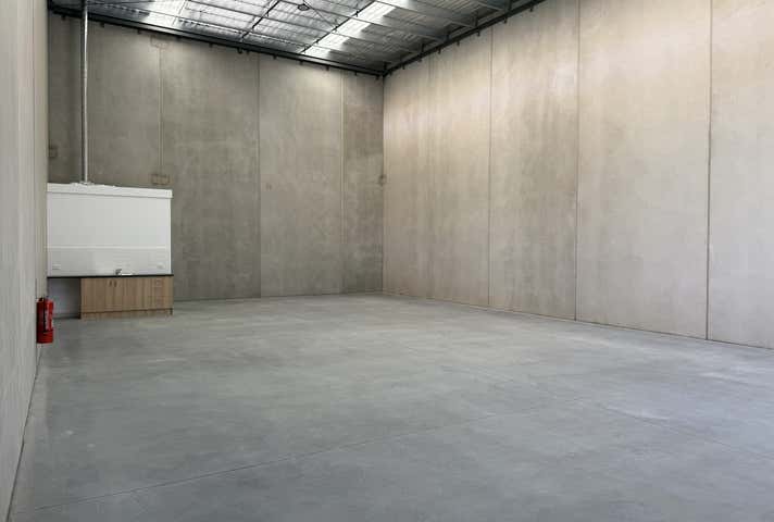 16 Arrow Court Pakenham VIC 3810 - Image 2