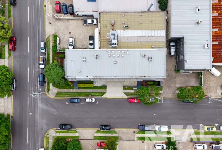 2/14 Heussler Terrace Milton QLD 4064 - Image 14