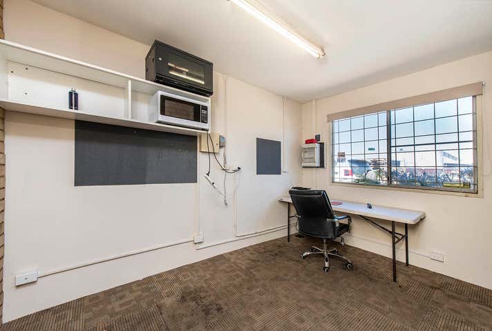 4/7 Elmsfield Road Midvale WA 6056 - Image 6