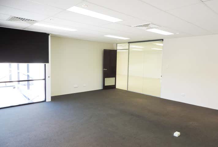 14 Meares Way Canning Vale WA 6155 - Image 8