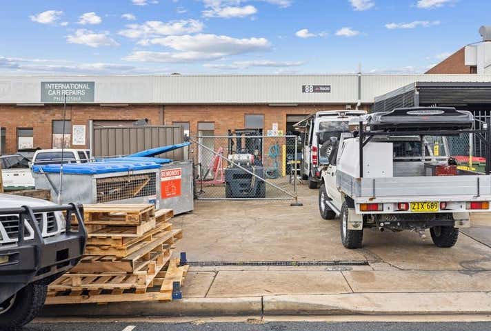 5/28 Dundas Court Phillip ACT 2606 - Image 2