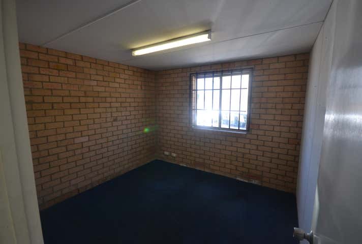 2/15 Ryelane Street Maddington WA 6109 - Image 6