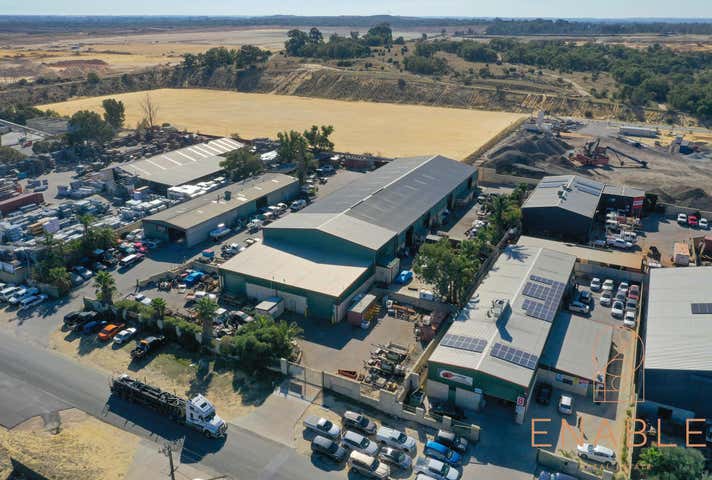 1B & 4, 12 Avery Street Neerabup WA 6031 - Image 11