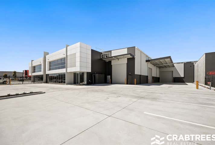 8 Palomo Drive Cranbourne West VIC 3977 - Image 1