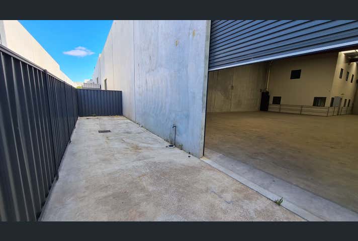 2/18 Distinction Rd Wangara WA 6065 - Image 12