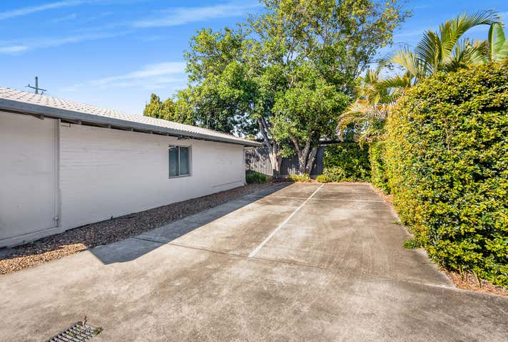 2 Kalimna Drive Broadbeach Waters QLD 4218 - Image 8