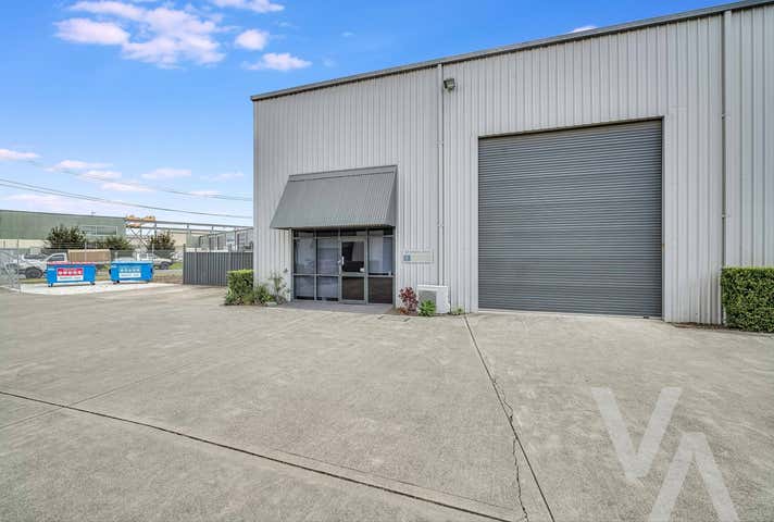 8/33 Shipley Drive Rutherford NSW 2320 - Image 1