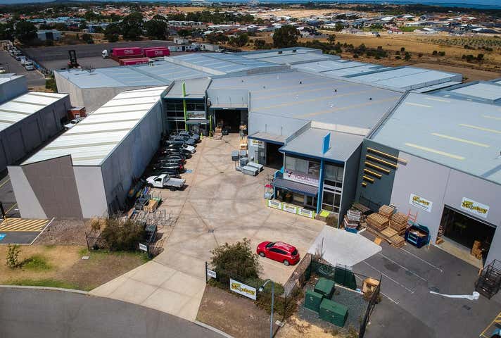 9 Cutting Way Yangebup WA 6164 - Image 2