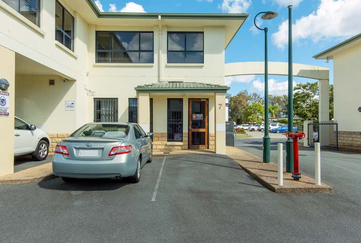 7/5 Executive Drive Burleigh Waters QLD 4220 - Image 4
