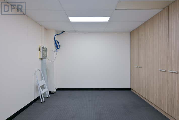 4/437 Yangebup Road Cockburn Central WA 6164 - Image 12