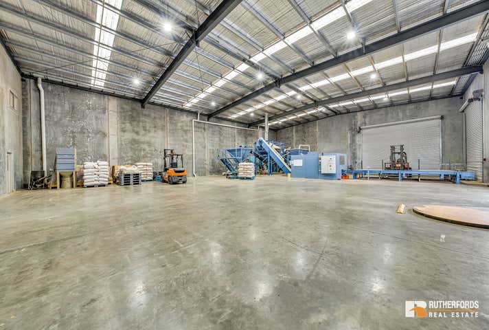 22 Yellowbox Drive Craigieburn VIC 3064 - Image 4