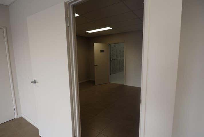 2/76 Berriman Dr Wangara WA 6065 - Image 8