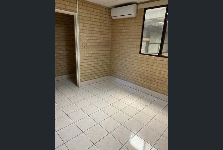 70 Kent Way Malaga WA 6090 - Image 10