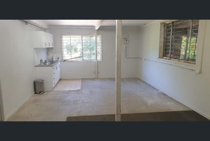 109 Keogh Street West Ipswich QLD 4305 - Image 6