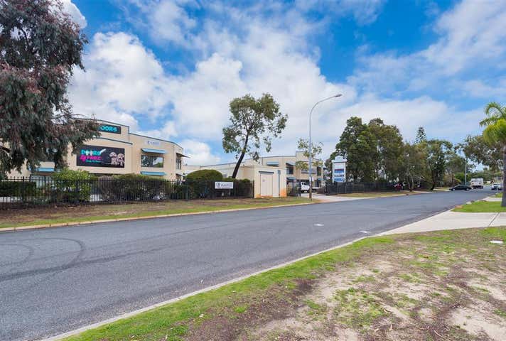 8/30 Paramount Drive Wangara WA 6065 - Image 17