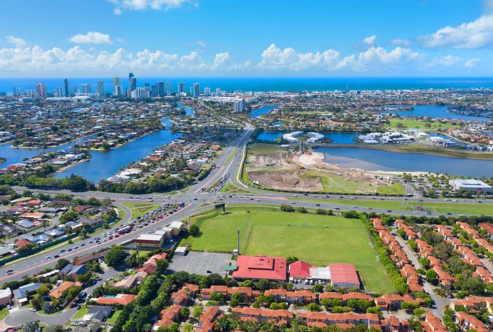 18 Fairway Drive Clear Island Waters QLD 4226 - Image 9