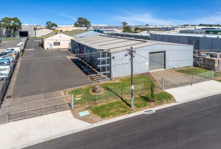 15-15a First Avenue Sunshine VIC 3020 - Image 2