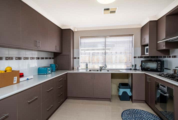 37 Mornington Parkway Ellenbrook WA 6069 - Image 11