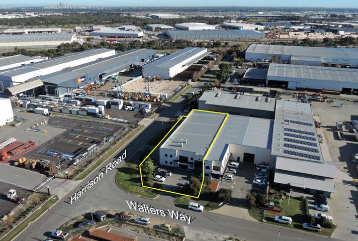 32 Walters Way Forrestfield WA 6058 - Image 1