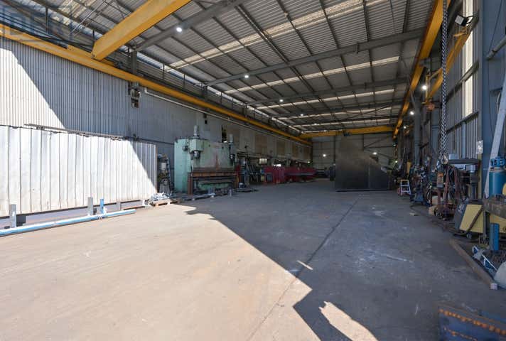 4 Rollings Crescent Kwinana Beach WA 6167 - Image 9