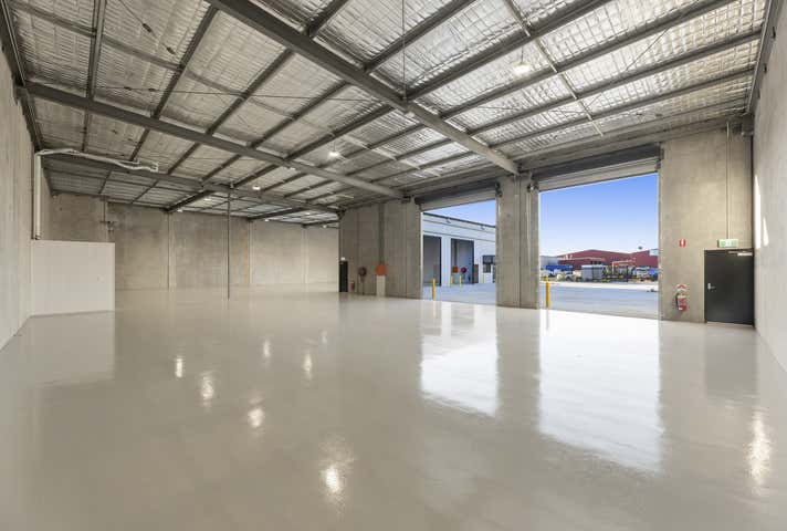 8 Tradewinds Court Glenvale QLD 4350 - Image 4