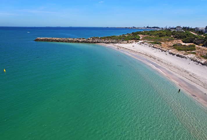 16 Garston Way North Coogee WA 6163 - Image 9