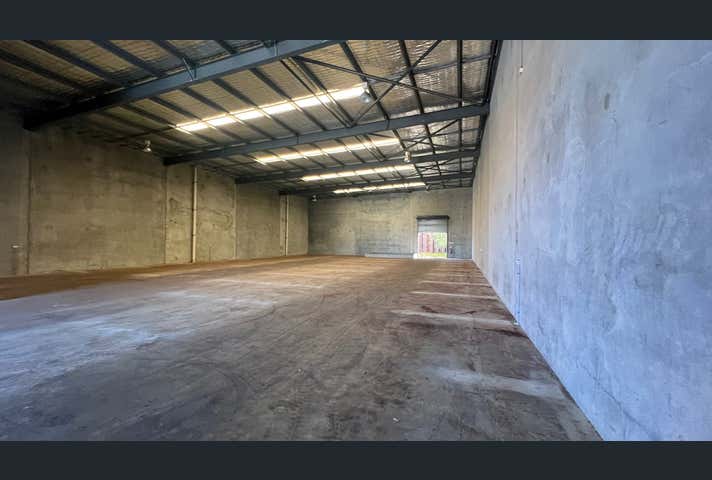 2/10 Renewable Chase Bibra Lake WA 6163 - Image 10