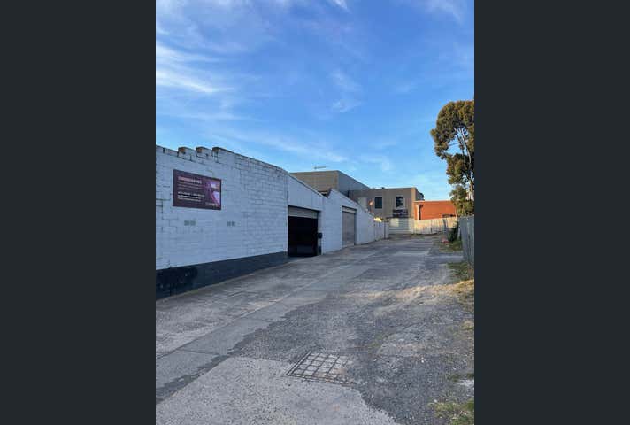 Unit B, 3 Silver Grove Nunawading VIC 3131 - Image 2