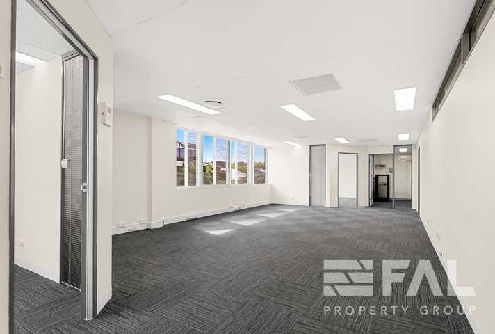 2/14 Heussler Terrace Milton QLD 4064 - Image 1