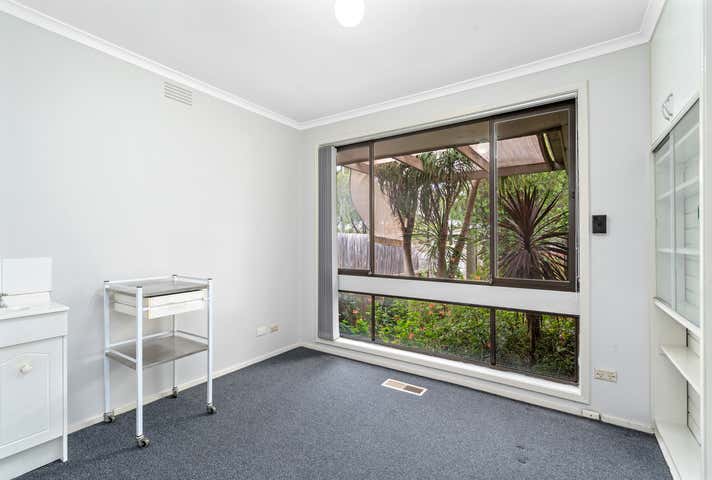 696 Ferntree Gully Road Wheelers Hill VIC 3150 - Image 3