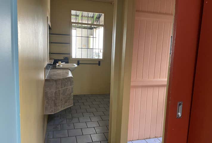 5A&B, 236-240 Severin Street Parramatta Park QLD 4870 - Image 5