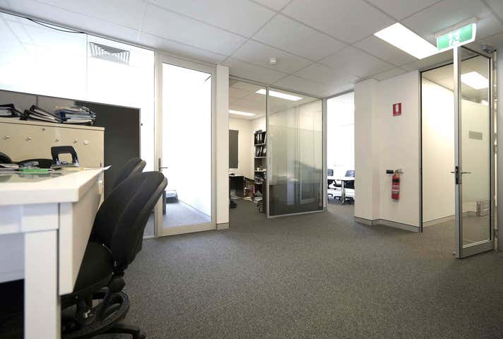 1/100 Railway Road Daglish WA 6008 - Image 7