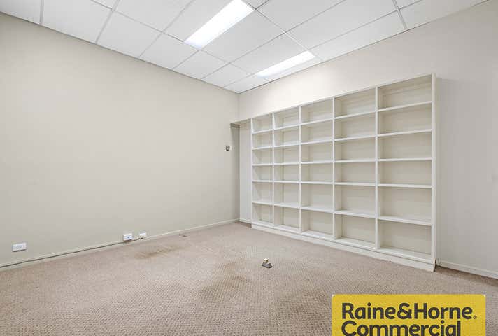 5 & 6, 16 Brighton Road Sandgate QLD 4017 - Image 4