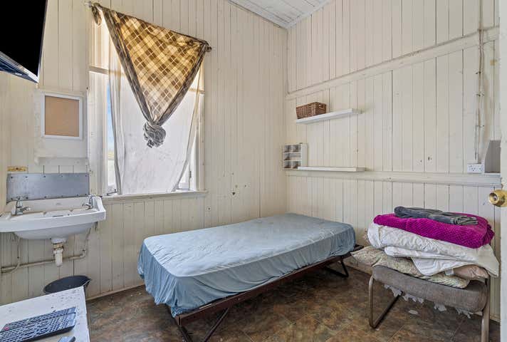 7 Ellenborough Street Woodend QLD 4305 - Image 10