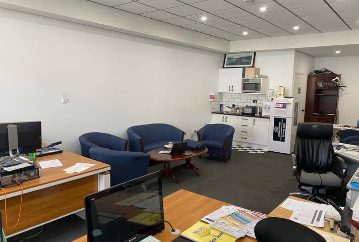 9/5 Townsend Street Malaga WA 6090 - Image 4